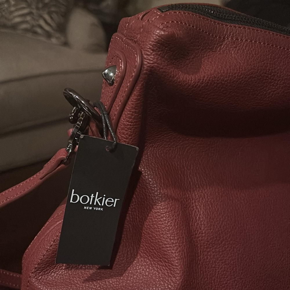 Botkier “Chelsea Bucket” Purse with Cross body option; brand new, with tags - Picture 3 of 9